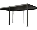 Nowoczesna, ciemnoszara pergola z metalu, z zadaszeniem z lameli.