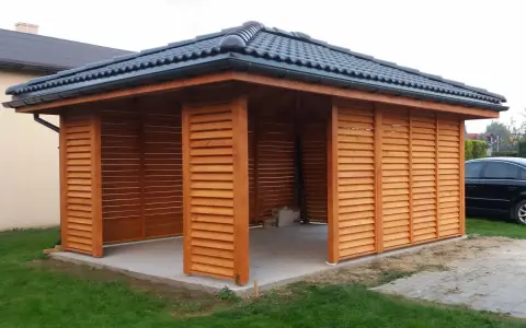 Drewniane żaluzje do altany: Zbuduj i oszczędź! Poradnik DIY