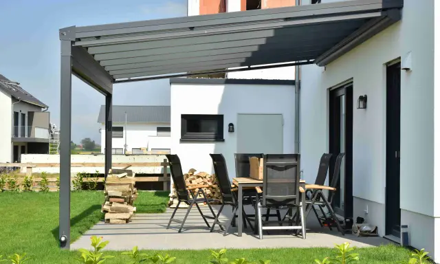 Pergola: co to jest, rodzaje, koszty i prawo? Kompletny przewodnik